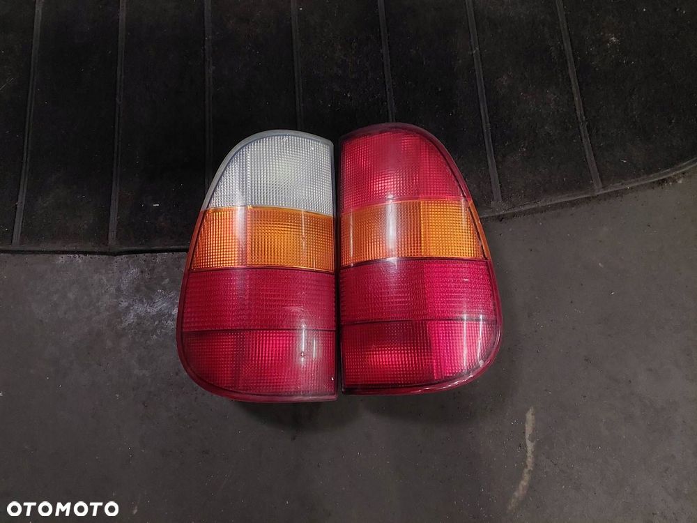 KOMPLETNY TYŁ DRZWI SKRZYDEŁKA LAMPY ZDERZAK TYŁ SEAT INCA I LB9A - 2