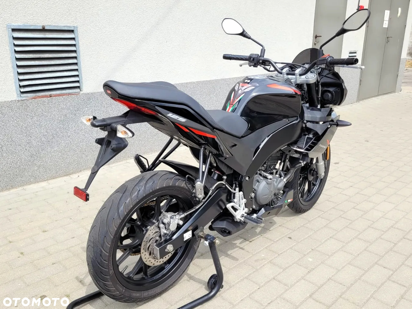 Aprilia Tuono - 8