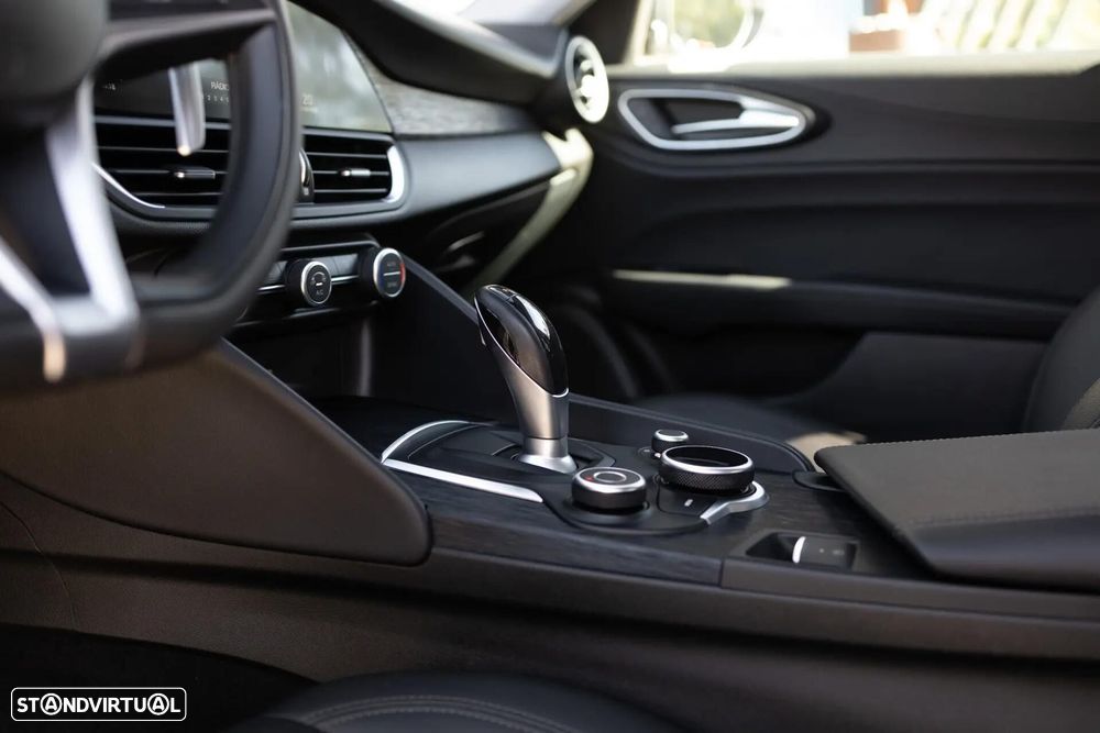 Alfa Romeo Giulia 2.2 D Super AT8 - 10