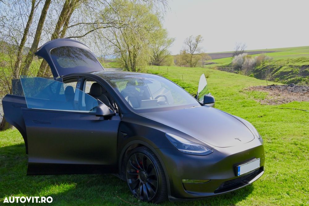 Tesla Model Y Performance - 7