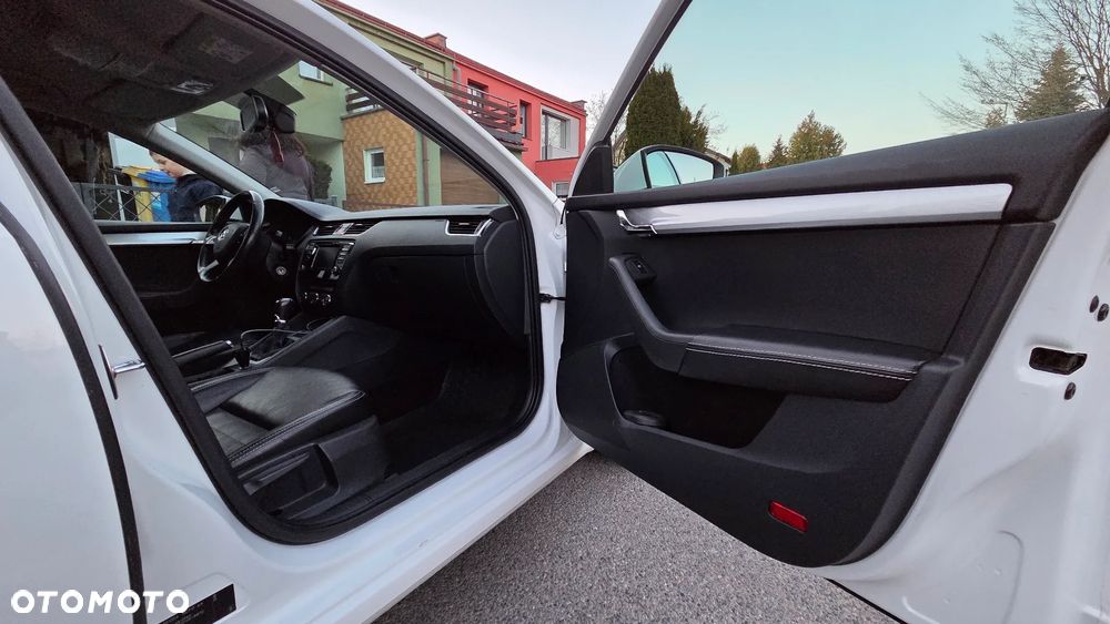 Skoda Octavia 1.6 TDI DPF DSG Elegance - 38