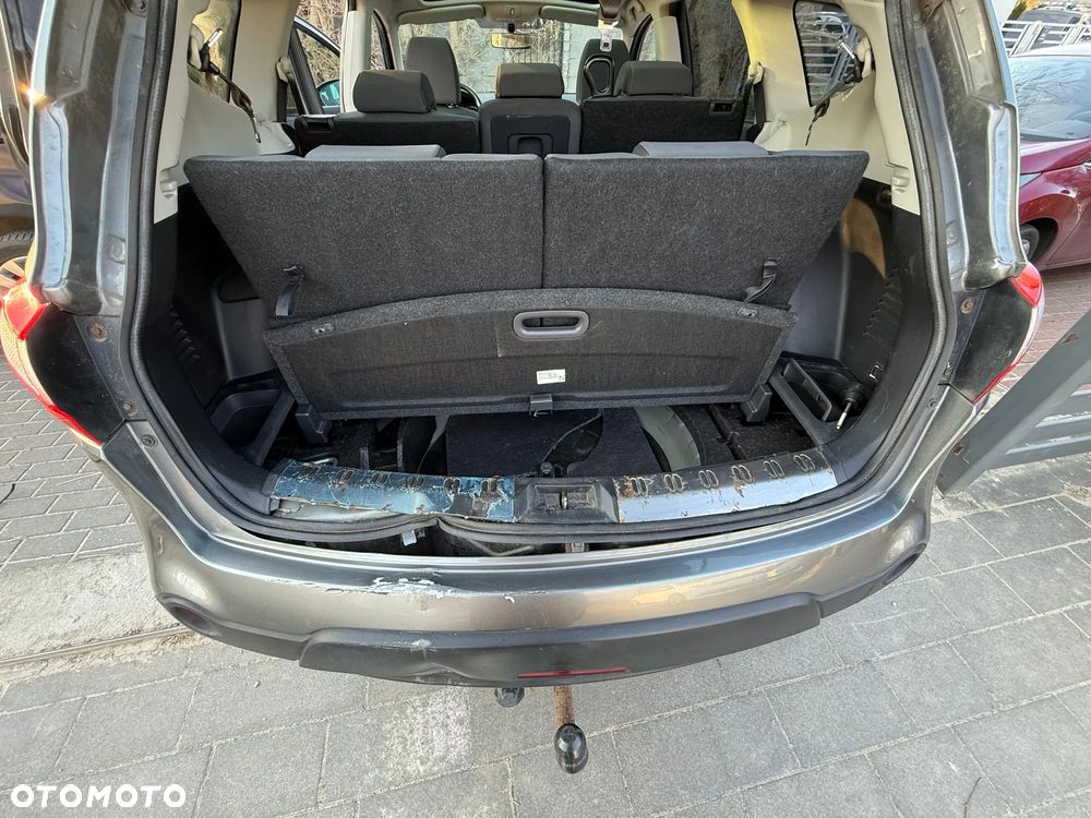 Nissan Qashqai+2 - 11