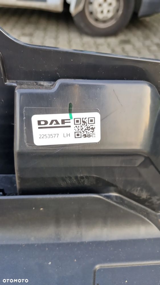 DAF XG SCHOWEK BOX KUFER 2253580 2253577 - 6