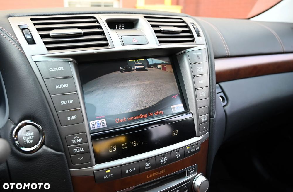 Lexus LS - 31