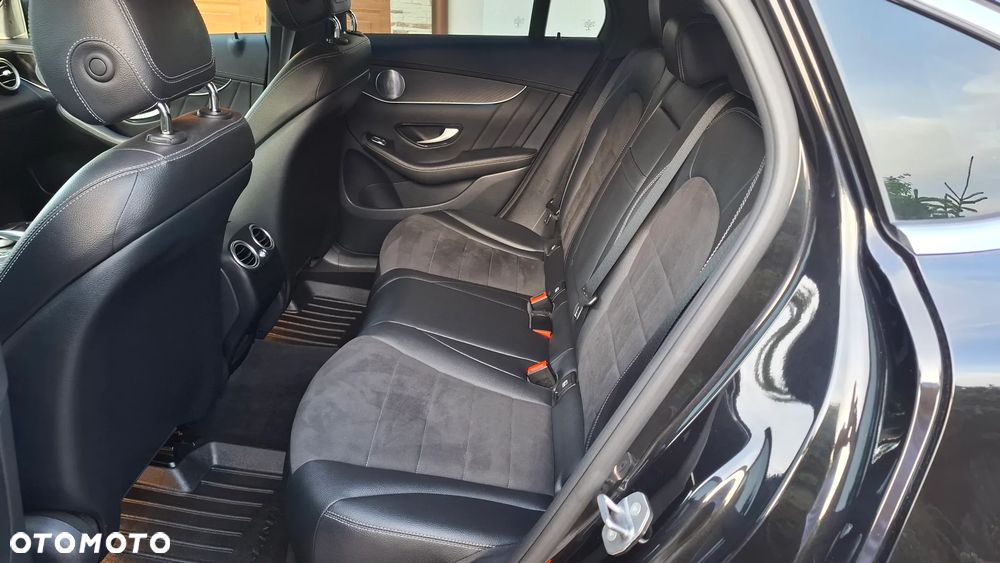 Mercedes-Benz GLC 250 4Matic 9G-TRONIC Exclusive - 11