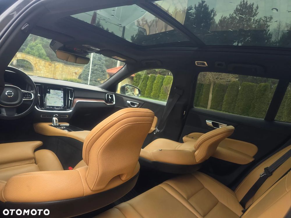 Volvo V60 T8 AWD Plug-In Hybrid Inscription - 17