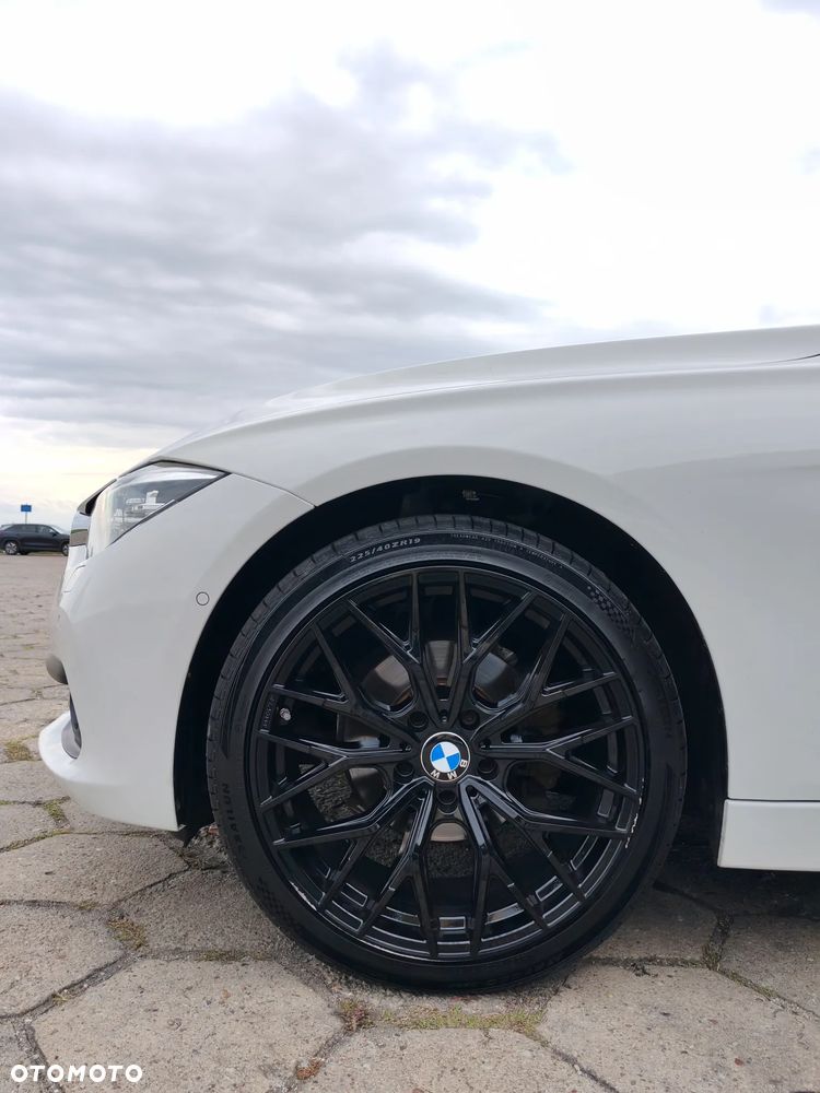BMW Seria 3 318i - 5