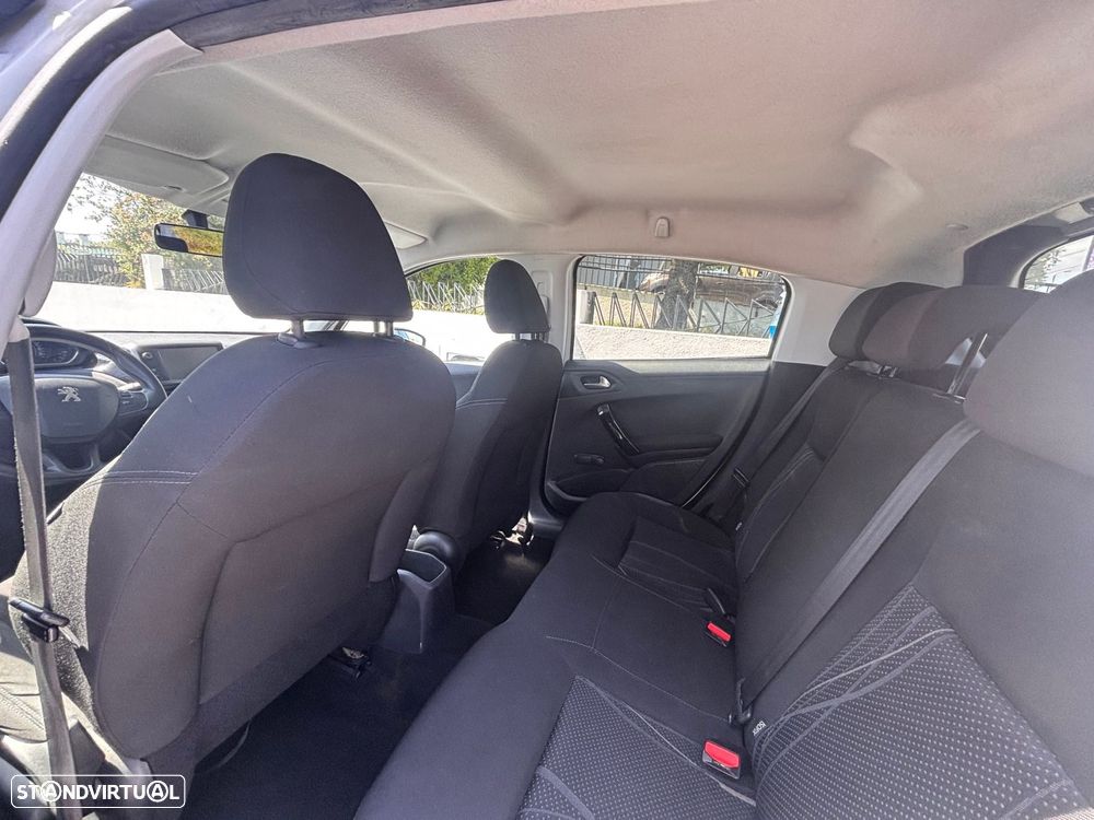 Peugeot 208 1.4 HDi Allure - 22