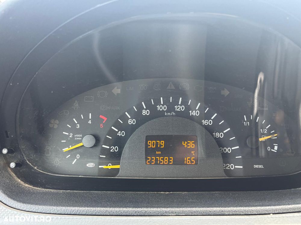 Mercedes-Benz Vito - 11