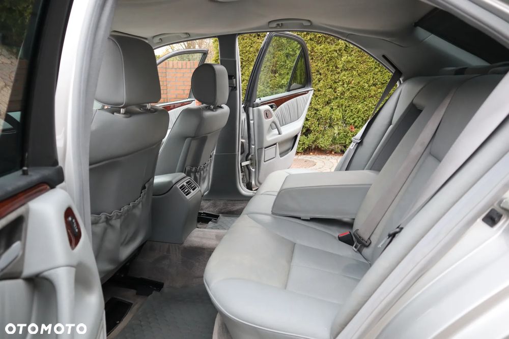 Mercedes-Benz Klasa E 320 Elegance - 13