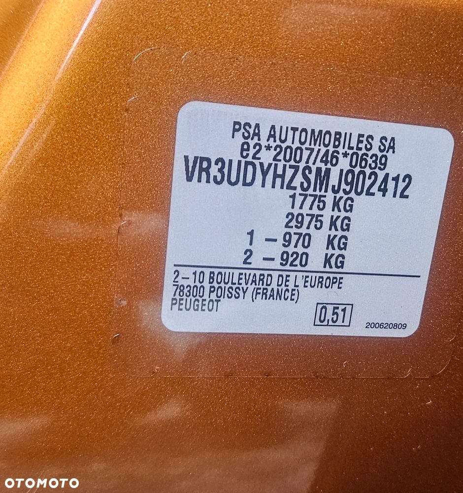 Peugeot 2008 1.5 BlueHDi Allure S&S EAT8 - 21