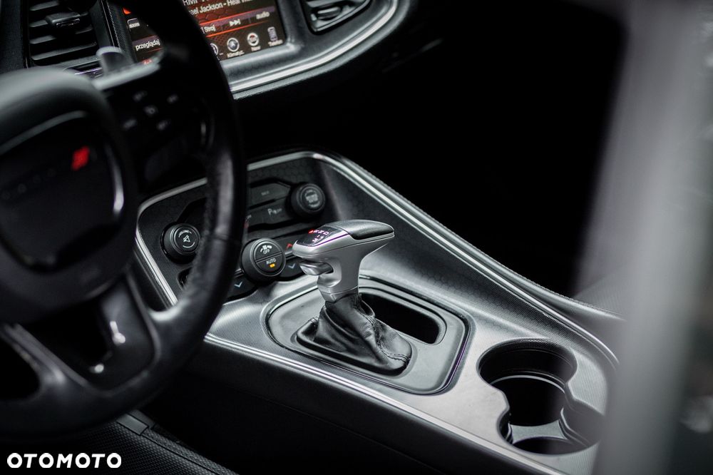 Dodge Challenger - 19