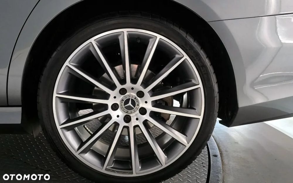 Mercedes-Benz Klasa E 300 9G-TRONIC AMG Line - 7