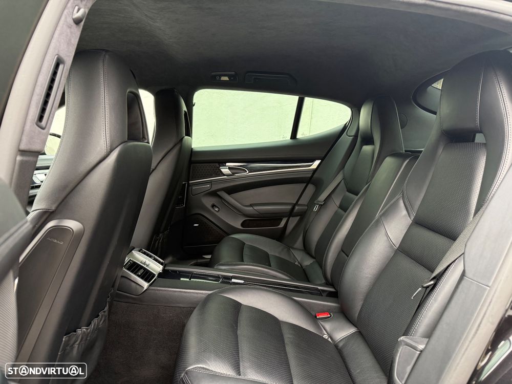 Porsche Panamera Edition - 12