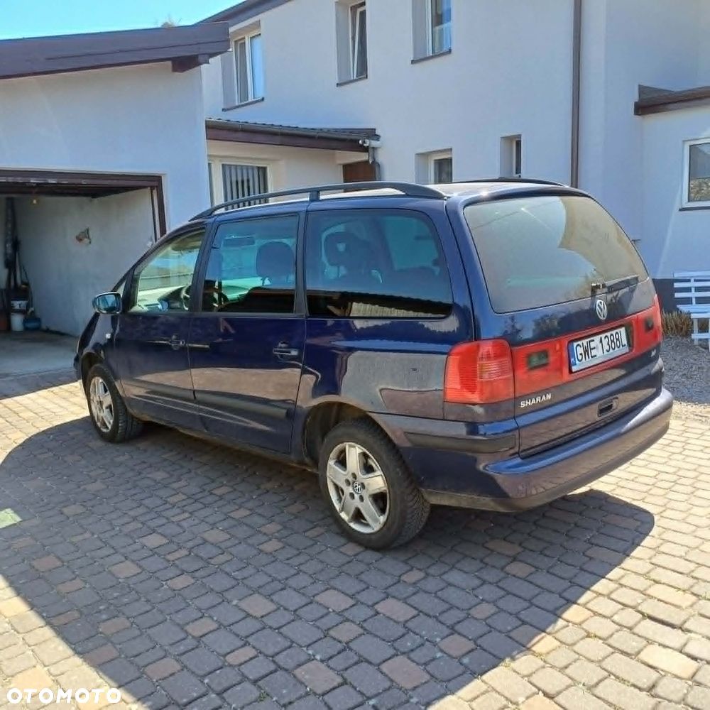 Volkswagen Sharan 2.0 Basis - 7