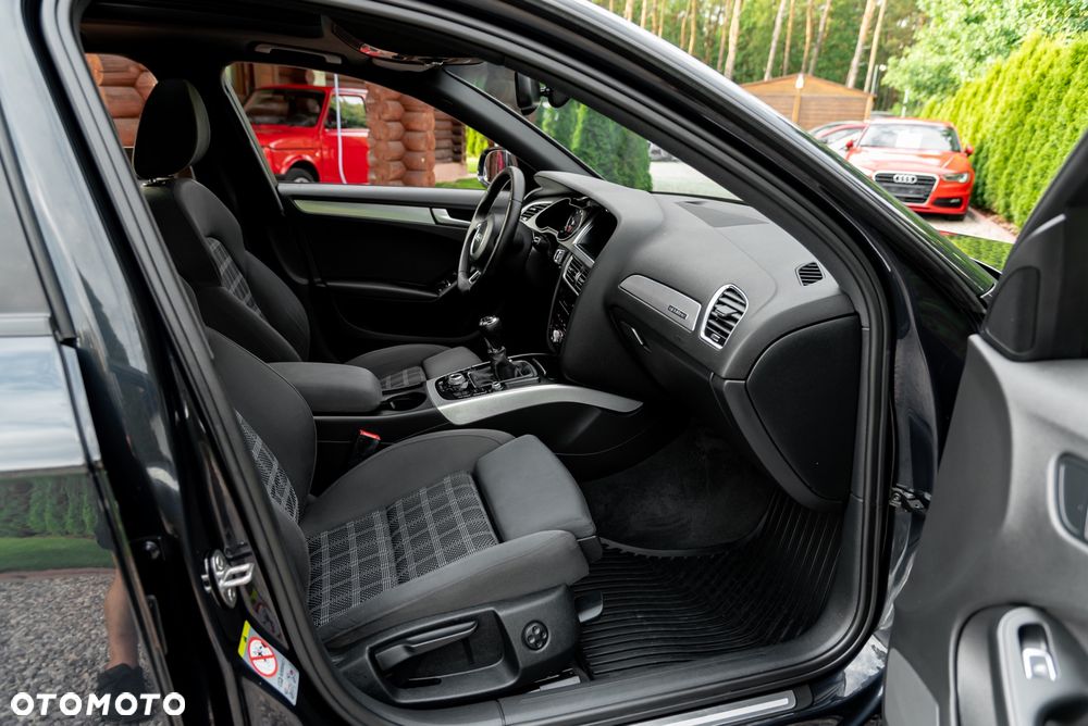 Audi A4 Avant 2.0 TFSI quattro S line Sportpaket - 22