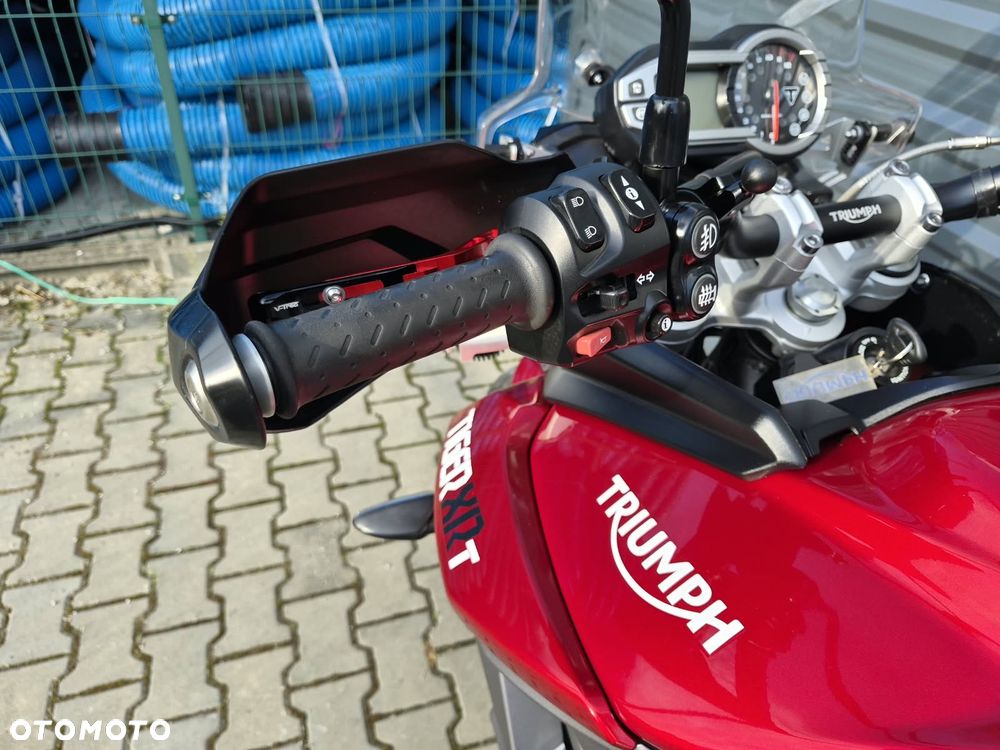 Triumph Tiger - 27
