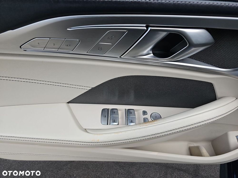 BMW Seria 8 - 18