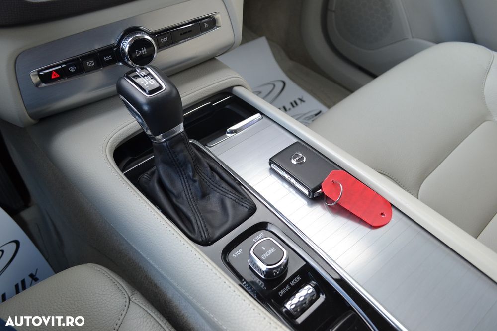 Volvo XC 90 T6 AWD Momentum - 9