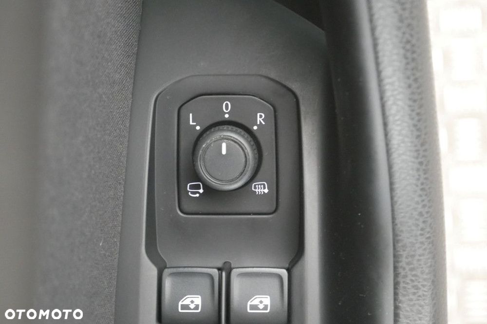 Volkswagen Passat Variant 2.0 TDI SCR Business DSG - 34