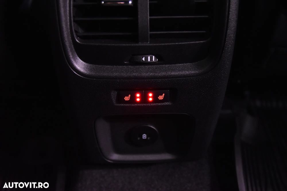 Ford Kuga 2.5 Duratec FWD PHEV ST-Line X - 24