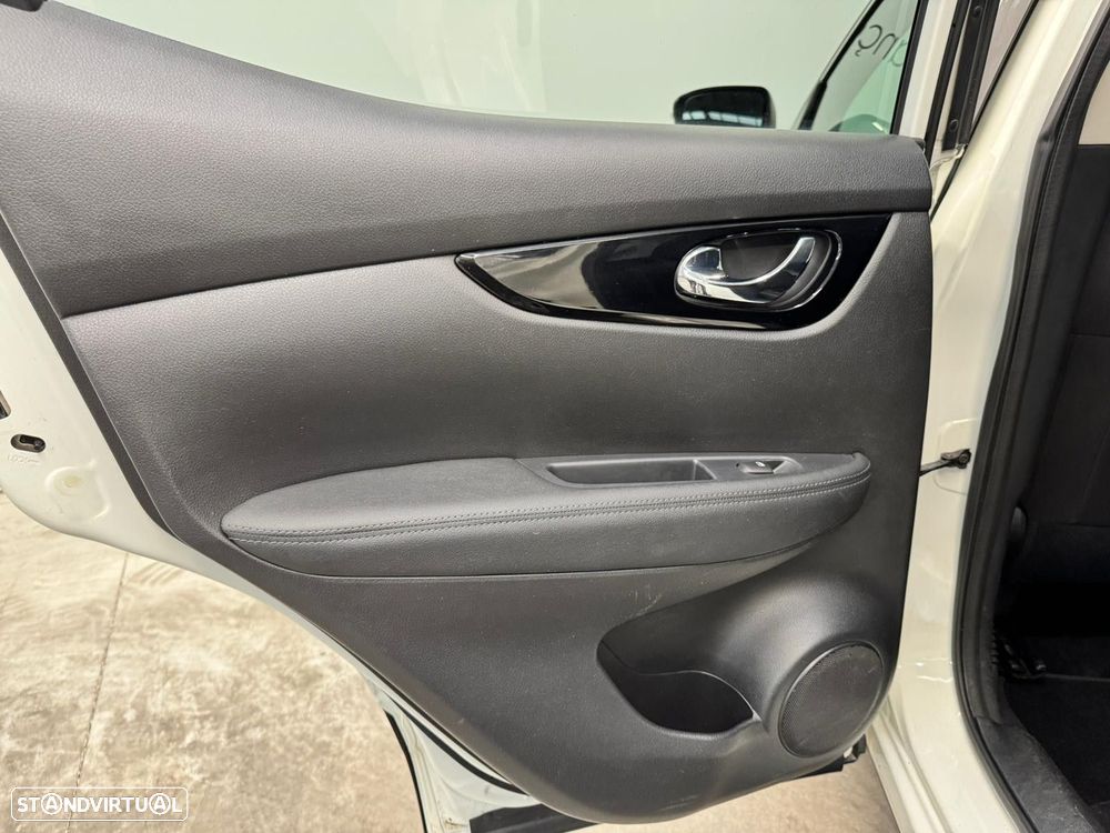 Nissan Qashqai 1.5 dCi N-Connecta - 21