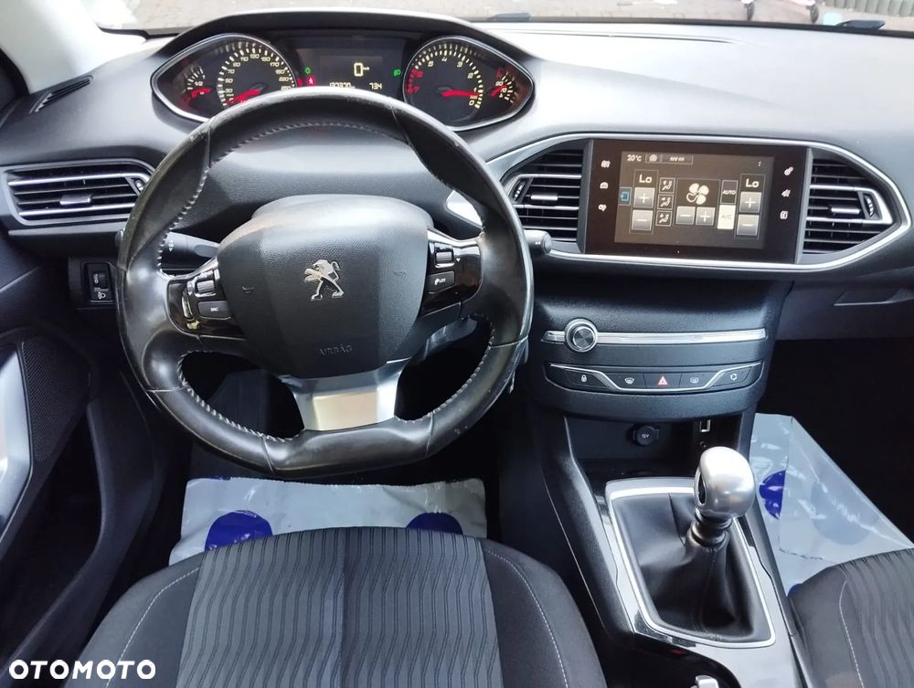 Peugeot 308 PureTech 130 GPF Black Edition - 21