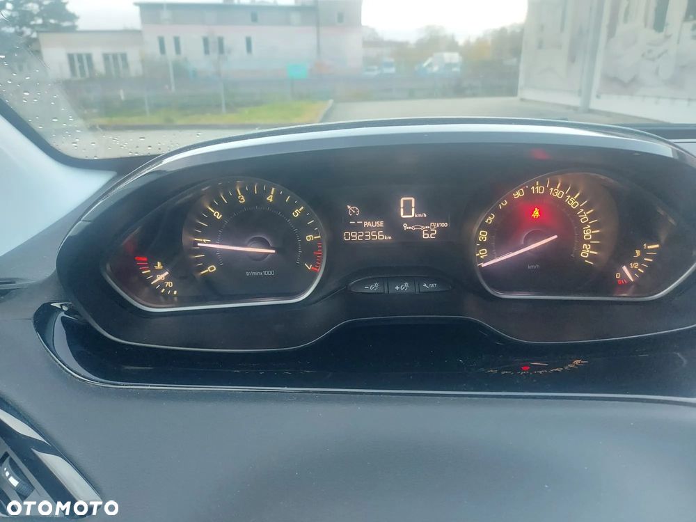 Peugeot 208 PureTech 68 Like - 12