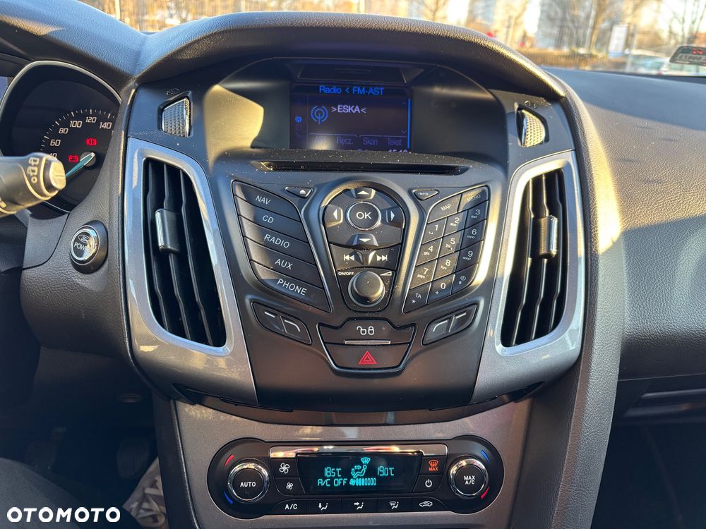 Ford Focus 1.6 EcoBoost Titanium - 21