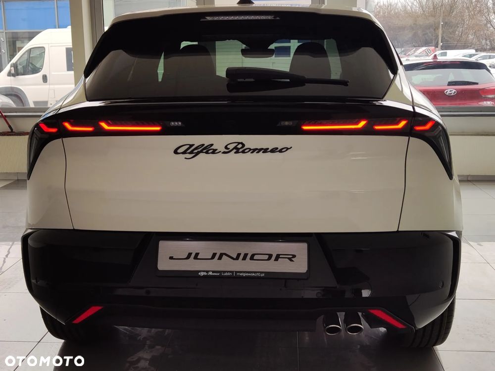 Alfa Romeo Junior 1.2 mHEV Ibrida eDCT - 8