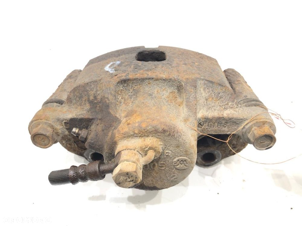 ZACISK PRAWY PRZÓD  ISUZU RODEO samochód terenowy zamknięty 1997 - 2004 3.2 V6 151 kW [205 KM] - 2