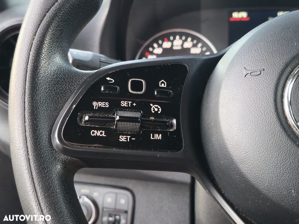 Mercedes-Benz Sprinter - 17
