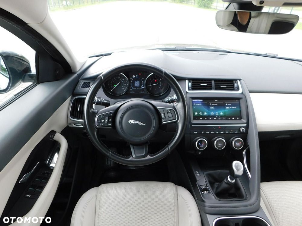 Jaguar E-Pace - 16