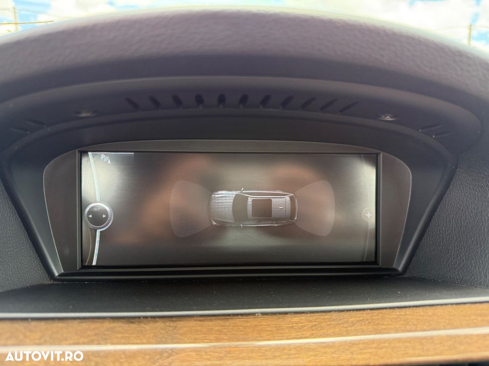 BMW Seria 3 320d xDrive - 12