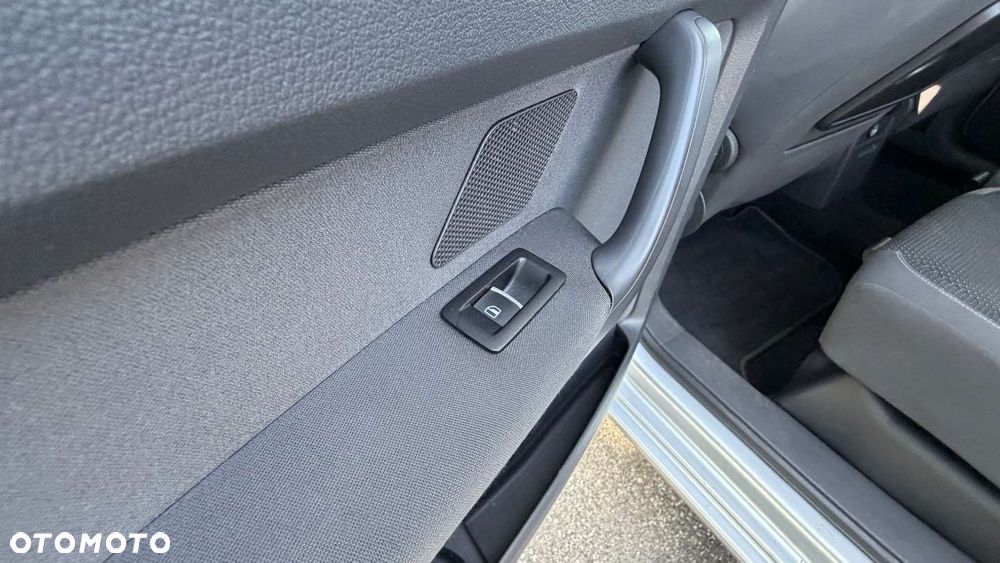 Volkswagen Touran 1.6 TDI DPF BlueMotion Technology DSG Highline - 36