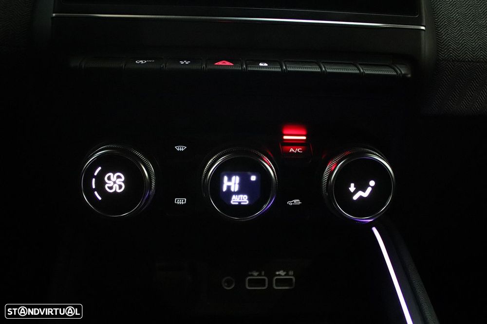 Renault Clio 1.0 TCe Techno Bi-Fuel - 13