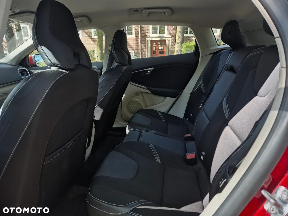 Volvo V40 T3 Kinetic - 19