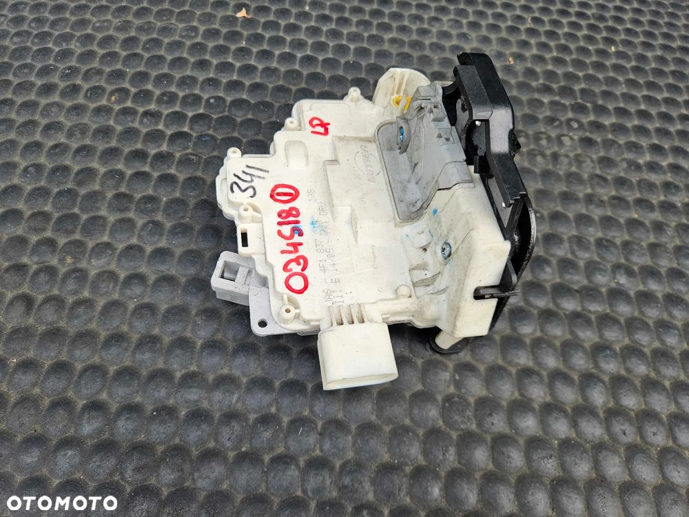 Zamek Drzwi 4F1837015 4F1837016 Rygiel Lewy Prawy Przod Przedni Europa Audi A6 C6 A3 8P - 8