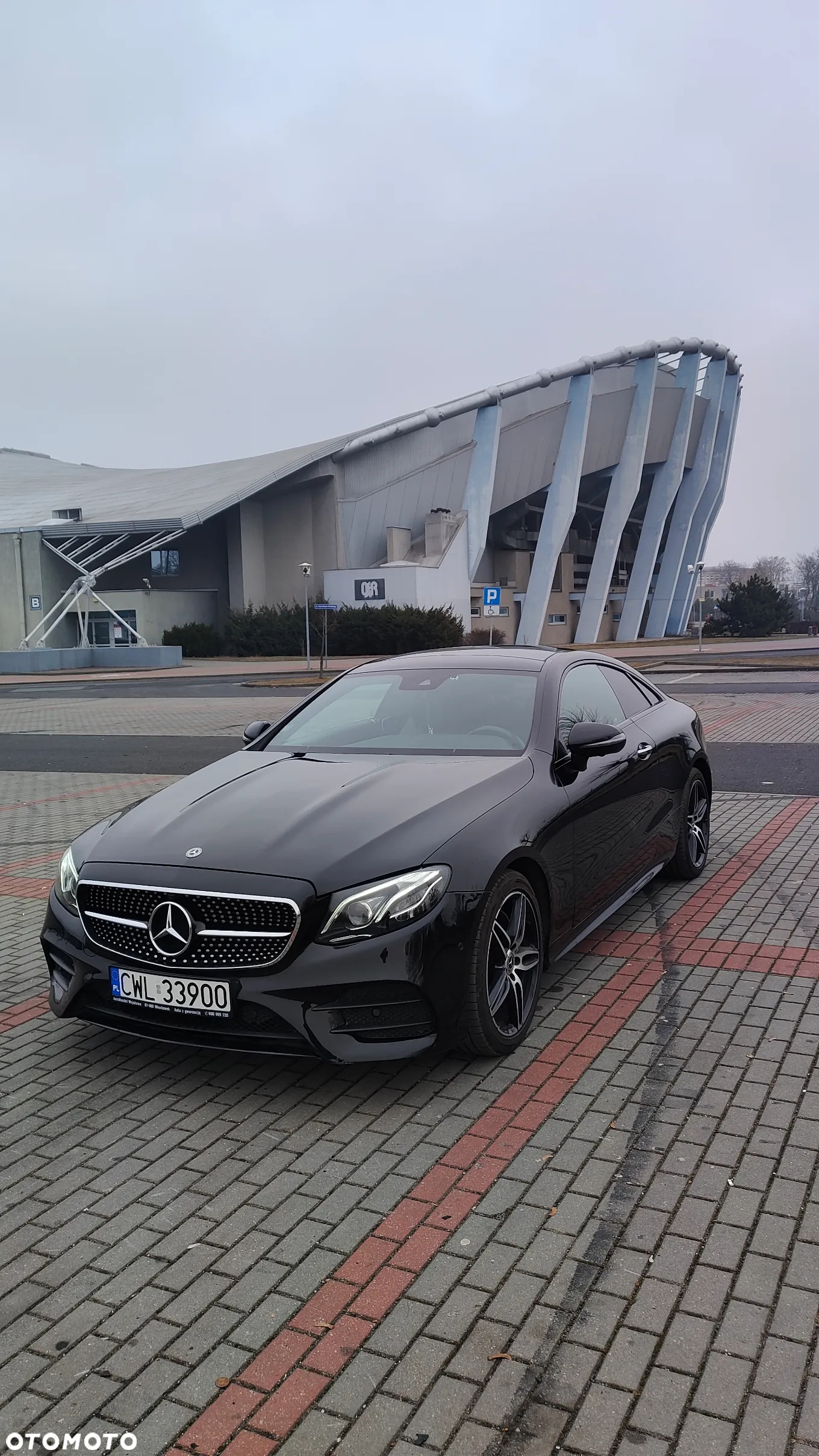 Mercedes-Benz Klasa E 220 d 4Matic Coupe 9G-TRONIC AMG Line - 23