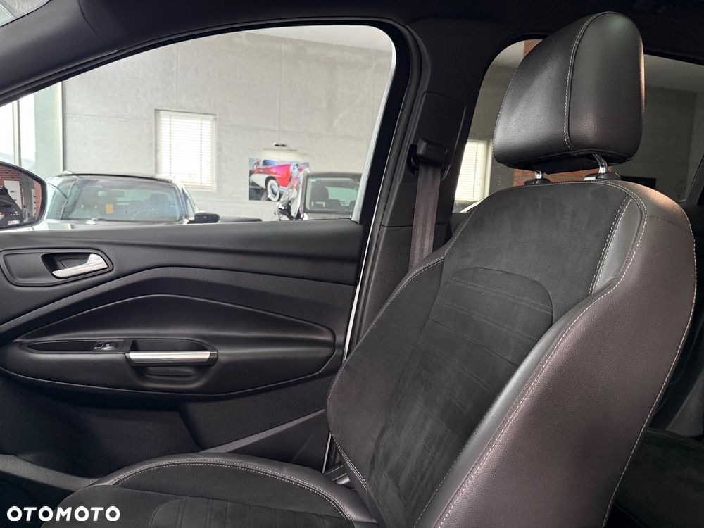 Ford Kuga 1.5 EcoBoost 4x4 ST-Line - 32