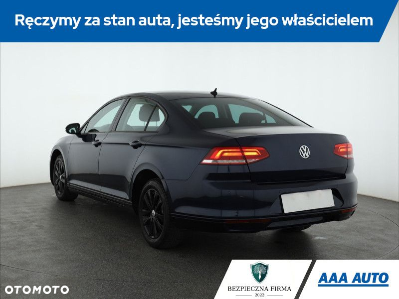 Volkswagen Passat - 5
