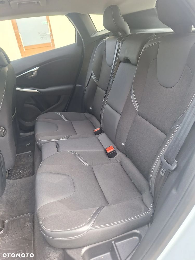Volvo V40 D2 Momentum - 20