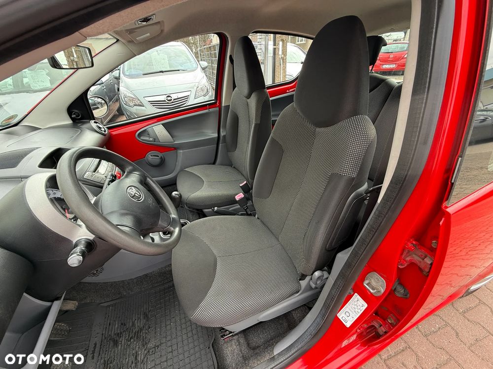 Toyota Aygo CoolRed - 13