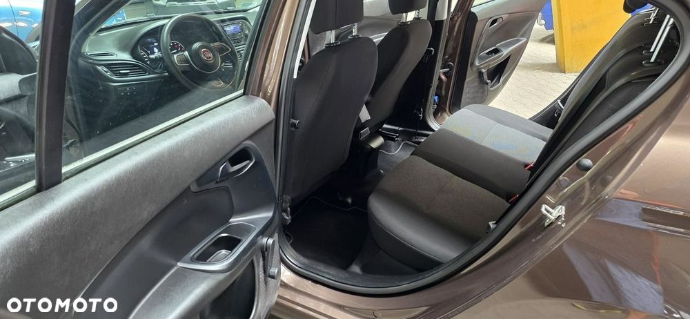 Fiat Tipo - 12