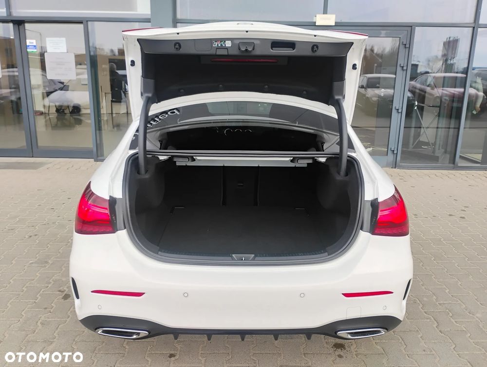 Mercedes-Benz Klasa A 200 AMG Line 7G-DCT - 16