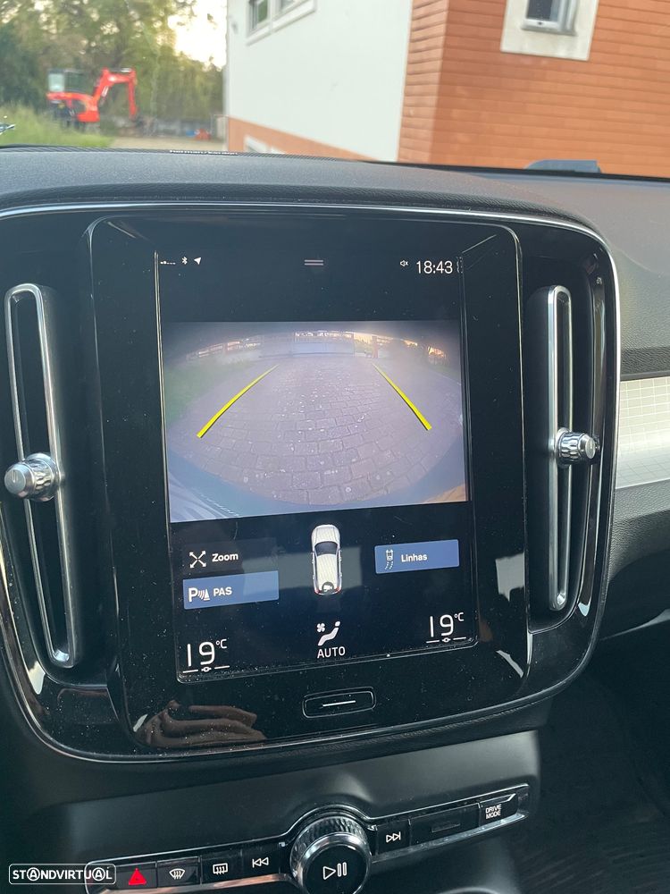 Volvo XC 40 2.0 D3 Momentum Geartronic - 11