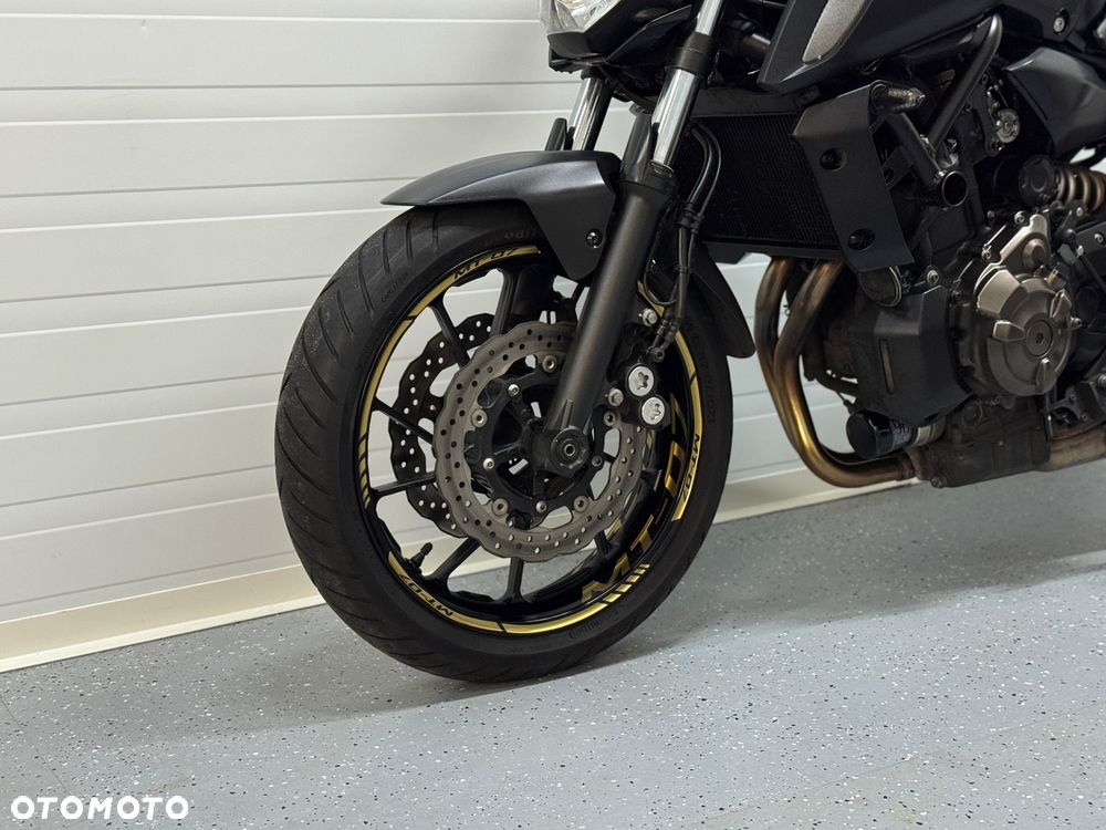 Yamaha MT - 17