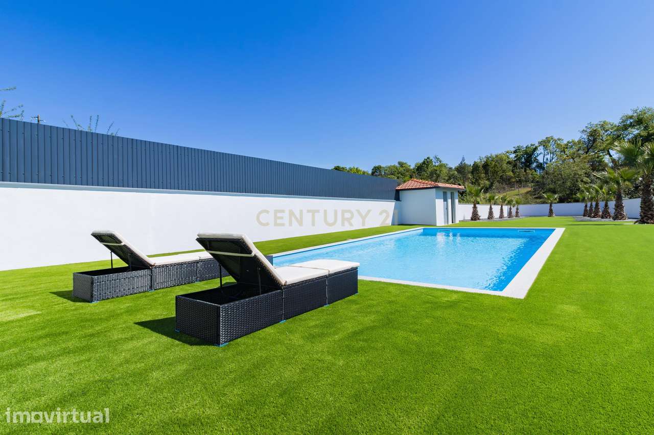 Propriedade Totalmente Renovada com Armazém/Garagem de Grande Dimensão - Grande imagem: 4/46