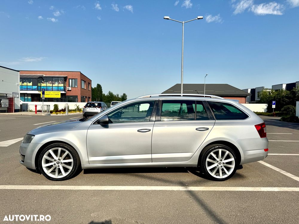 Skoda Octavia 2.0 TDI STYLE DSG - 2