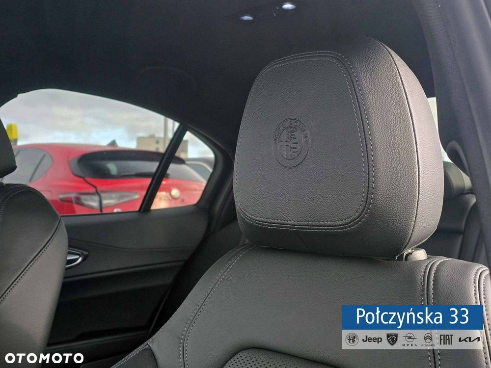 Alfa Romeo Giulia - 16